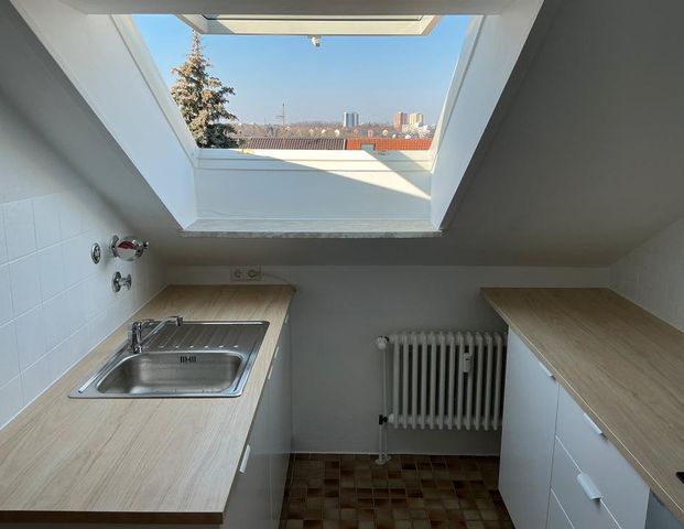 Schöne helle 2-Zimmer-Wohnung mit Stellplatz, ab 1.12.25 frei - Foto 1