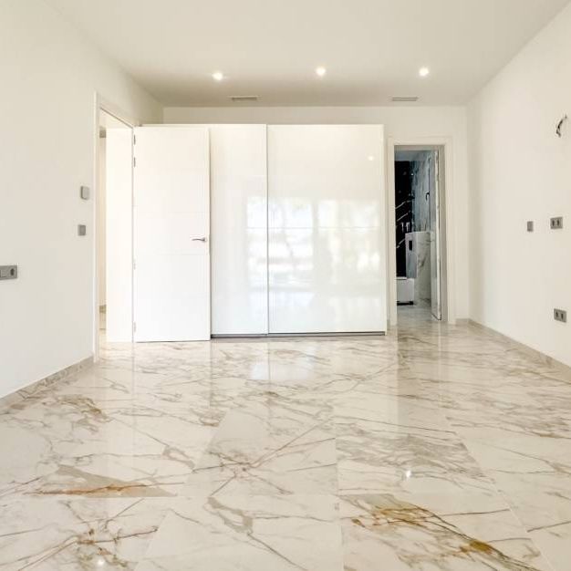 Luxury Modern Villa for long-term in Los Balcones, Torrevieja - Photo 1