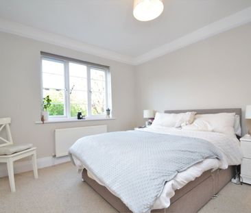 Flat to rent - Sunninghill Road, London, SE13 - Photo 5