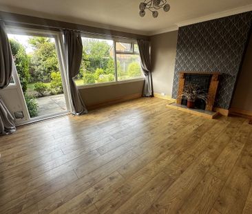 Ambrose Avenue - Photo 5