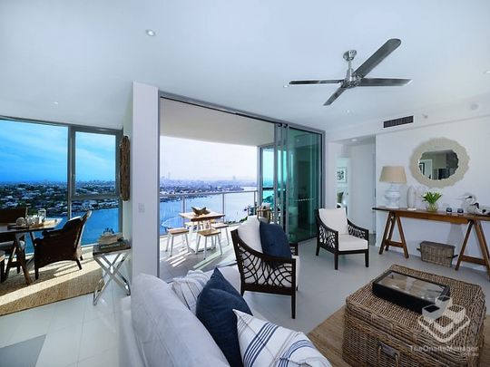 Luxurious 16th Floor Sub Penthouse with Spectacular Brisbane River & City Views - Photo 1