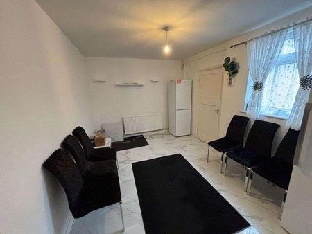 Cecil Road, Harrow Weald, Middlesex, HA3 - Photo 3