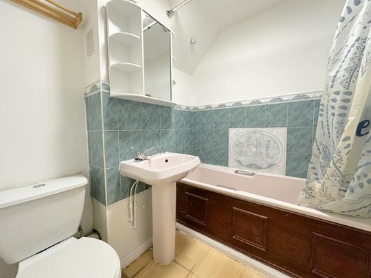 2 bedroom maisonette to rent - Photo 1