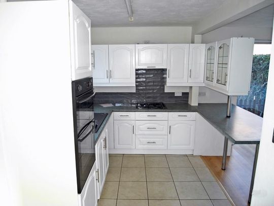 3 bedroom semi-detached house to rent - Photo 1