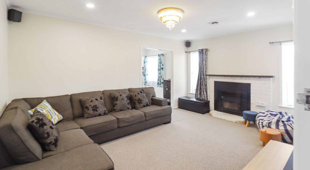 3 bedroom home for rent in Papatoetoe! - Photo 1