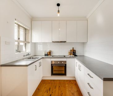 Discover Comfort and Convenience in This Charming Maylands Unit! - Photo 5
