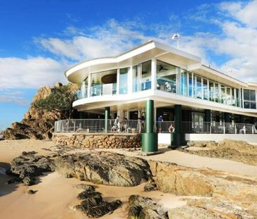 Beachside Living in Prestigious Woodgee Street and Great Ocean Views - Photo 2