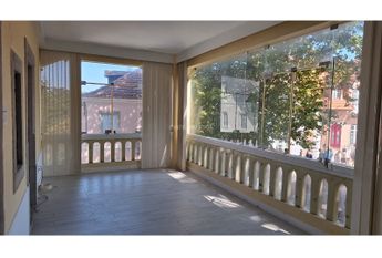 Apartamento T3+1 em Lisboa