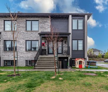 Condo for rent, Sainte-Marthe-sur-le-Lac - Photo 1