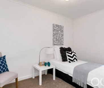 Open the Door to Sunlit Comfort - Photo 3