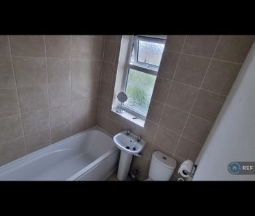2 bedroom end of terrace house to rent - Photo 2