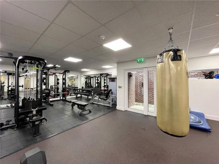 1 bedroom penthouse to rent - Photo 5