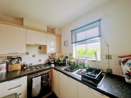 2 bedroom apartment to rent - Photo 4