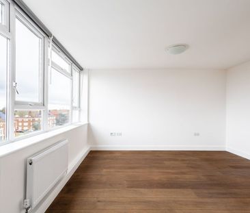 Studio Flat, Ballards Lane, N3 - Photo 3
