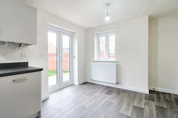 3 bedroom semi-detached house to rent - Photo 1