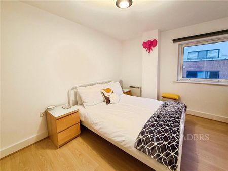2 bedroom flat to rent - Photo 5