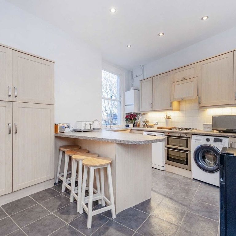 Chestnut Grove, SW12 8JJ, London - Photo 1