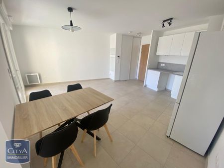 Location Appartement 2 pièces 46m² SOLLIES PONT 83210 - Photo 2