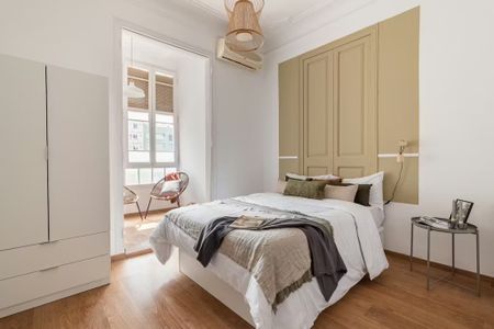 Carrer de Calàbria, Barcelona, Catalonia 08015 - Photo 3