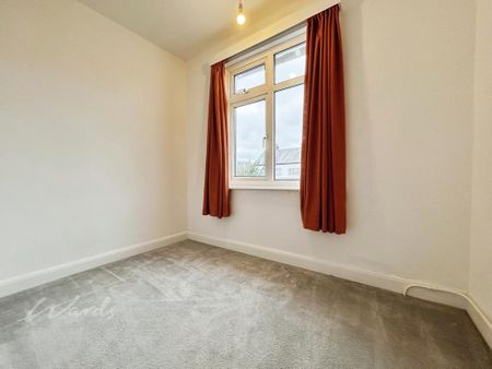 4 bedroom semi-detached house to rent - Photo 5