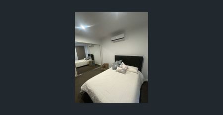 Modern Three Bedroom Townhouse - Photo 4