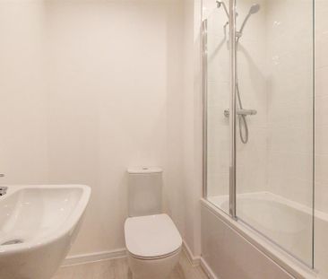 2 bedroom semi-detached house to rent - Photo 5