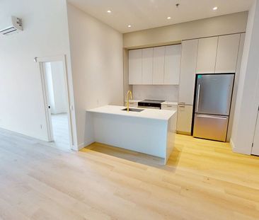 Monarc Collection - Photo 1