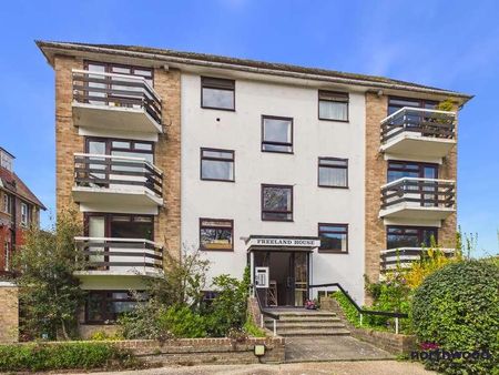 Silverdale Road, Lower Meads, Eastbourne, BN20 - Photo 2