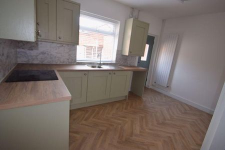 2 bedroom terraced house to rent - Photo 3