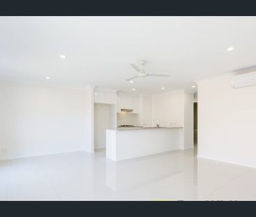 3 BEDROOM DUPLEX ON SPACIOUS CORNER BLOCK! - Photo 5