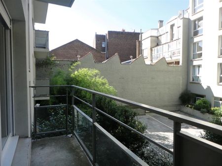 Location Appartement 3 pièces 63m² LILLE 59000 - Photo 5