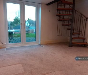4 bedroom semi-detached house to rent - Photo 1