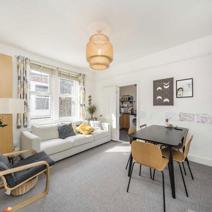 3 bedroom flat to rent - Photo 1