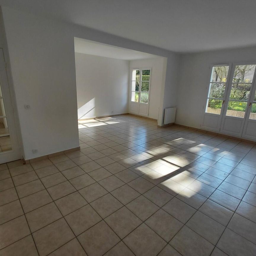 location Appartement T5 DE 108.1m² À VERSAILLES - Photo 1