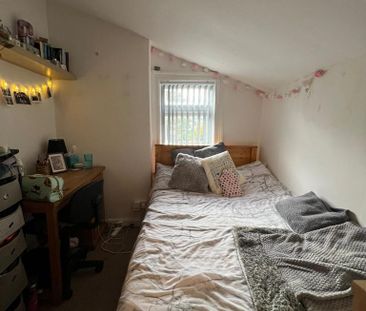 4 bedroom terraced house to rent - Photo 1