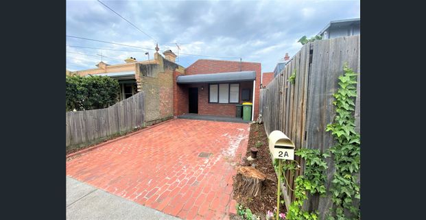 Four bedroom house in the heart of Northcote - Photo 1