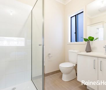 Stunning 4 Bedroom House in Clyde North! - Photo 6