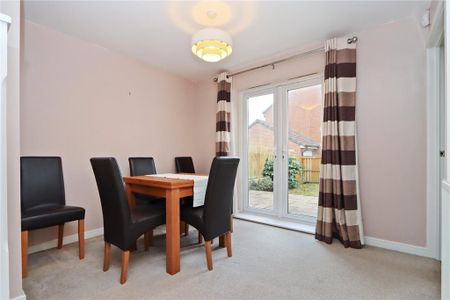 3 bedroom detached house to rent - Photo 3