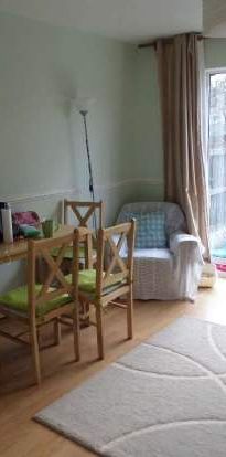 2 bedroom property to rent in London - Photo 1