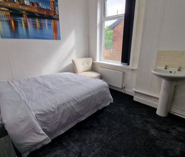 Room 3, Penzance Street, BB2 - Photo 2