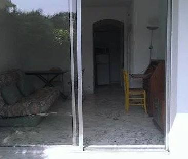 Meublé: Studio de 22m² avec terrasse de 7 m² et parking - Photo 1