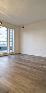 Oakridge Like-new 2 bed 2 bath 900sqft w/ 300 sf terrace - Photo 3