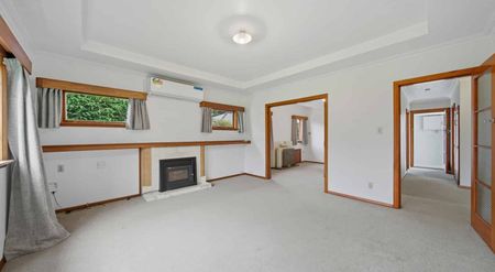 Big Home, Big Backyard, Great Location – Solway Living! - Photo 2