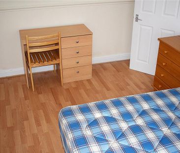 4 bedroom end of terrace house to rent - Photo 5