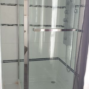 STUDIO 21 m² en rez -chaussée secteur Paix ,bus devant, au calme. - Photo 2