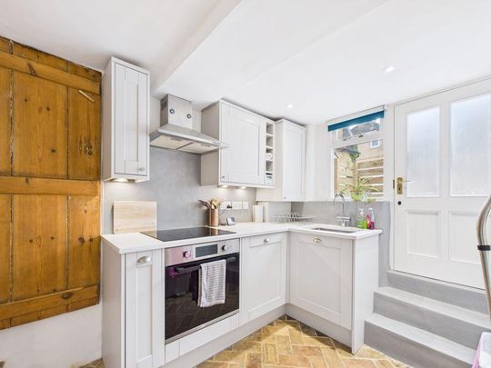 2 bedroom terraced house to rent - Photo 1