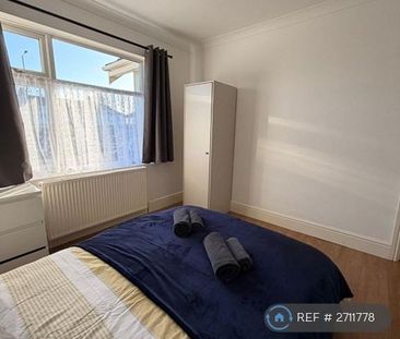 2 bedroom semi-detached house to rent - Photo 5