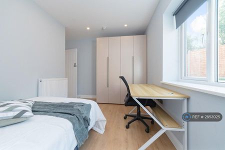 1 bedroom in a house share to rent - Photo 3