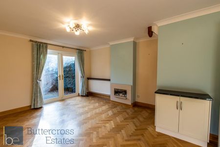 4 bedroom detached house to rent - Photo 2