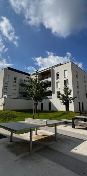 Location Appartement 3 pièces 57m² MONT ST AIGNAN 76130 - Photo 1
